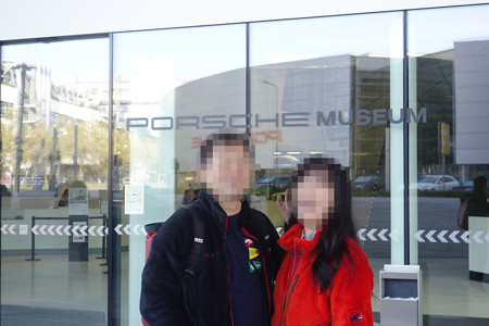 Porsche museum エントランスにて
