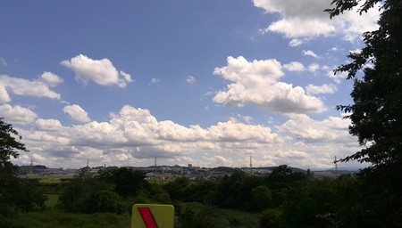 雲がながれている。