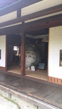 ととろが座っていました。