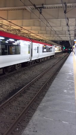 成田エクスプレス 三鷹駅停車