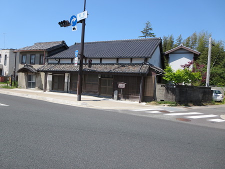 新居の本宿