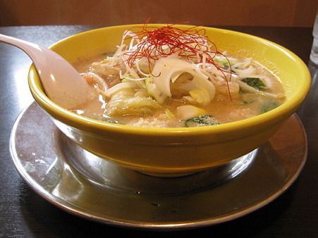 10あしょろ　クリーミー白みそラーメン（890円）