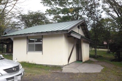 2014091111-017CenterToilet