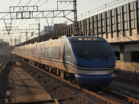 HOT7000系特急スーパーはくと 東海道本線塚本駅