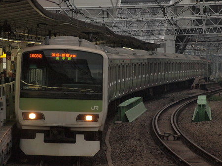 E231系普通 山手線五反田駅01