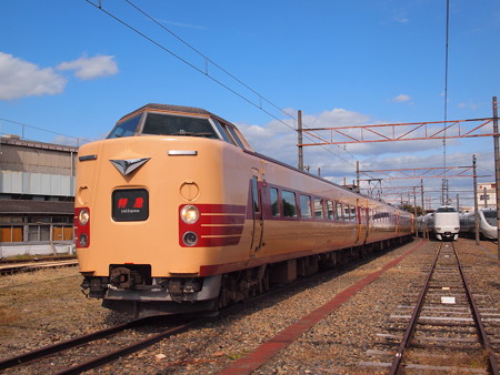 381系 吹田工場03