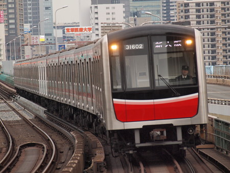 大阪市営地下鉄30000系 御堂筋線西中島南方駅