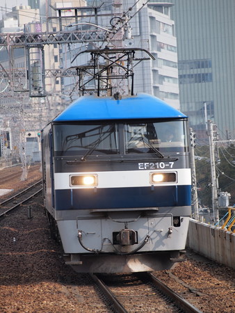 EF210貨物 東海道本線元町駅