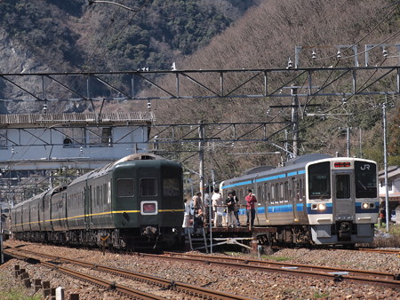トワイライトエクスプレスと213系 伯備線美袋~日羽02