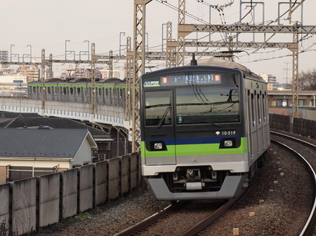都営10‐300形快速 京王相模原線稲田堤駅03