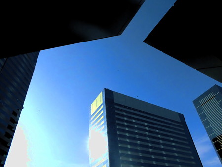 Metropolis_品川駅港南口界隈-05a