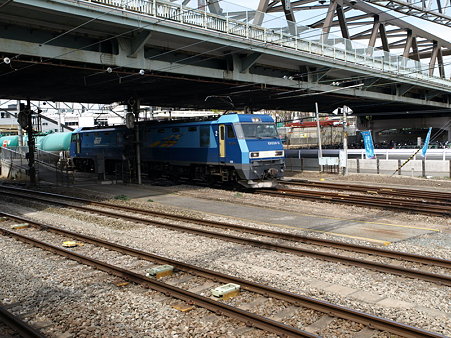EH200-5(甲府駅)3