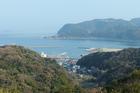 鉢巻山 鐘つき塔から眺める加太港