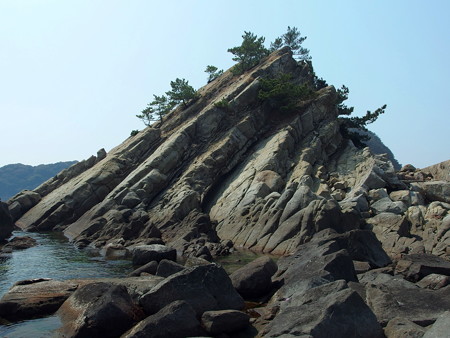 沖ノ島北西端の岩山