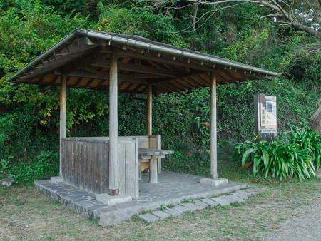 薩埵峠の東屋