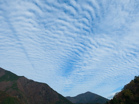 寸又峡の秋空