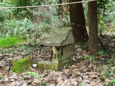 明星山登山道の祠