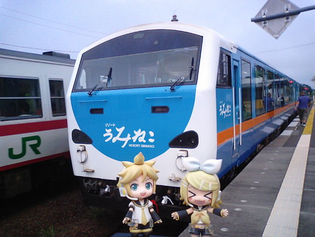 階上駅で対向列車待ち3分。