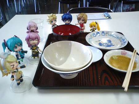 リン:「食べきったー!!」 ルカ:「はぁぁ……すごく幸せです♪♪」