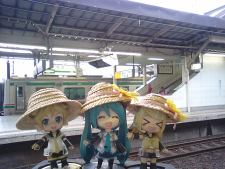 リン:「仙台駅に到着なう!」 ミク:「おなか空きましたね」 レン:...