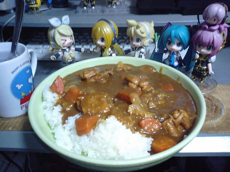 おうちカレー逝くよ(≧▽≦)ゞ 肉は鶏モモ唐揚げ肉、ルゥはハウスジ...