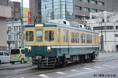 市役所前駅　600形