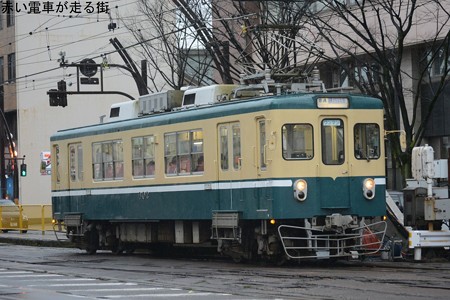 市役所前駅　600形