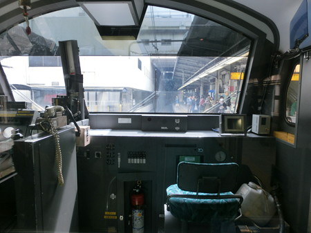 橅編成の運転席