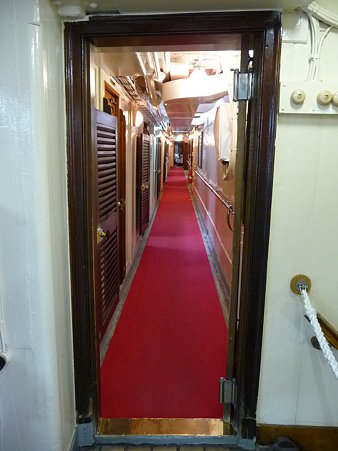 091112-日本丸船内 (69)