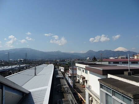 110305-富士山(新松田駅) (1)