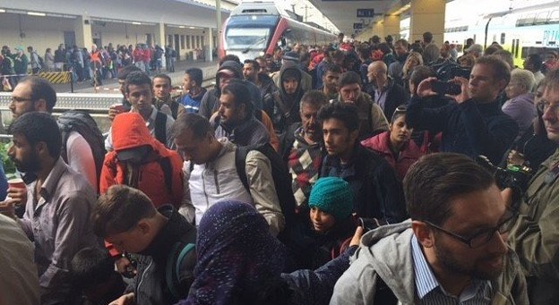 migrants-arrives-vienna