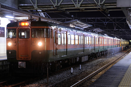 115系湘南色 東岡山駅