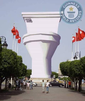 パロディー画像(世界一大きなトイレモニュメント)