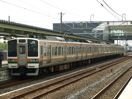 211系(宝積寺駅)5