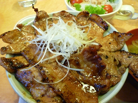 定番の豚丼
