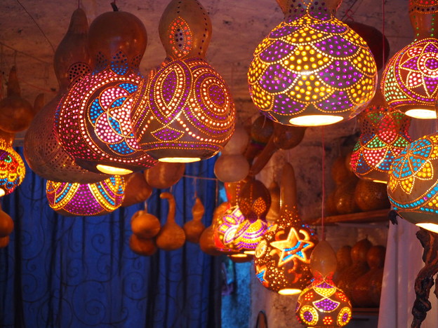 カラフル瓢箪ランプ　Colorful gourd lamps