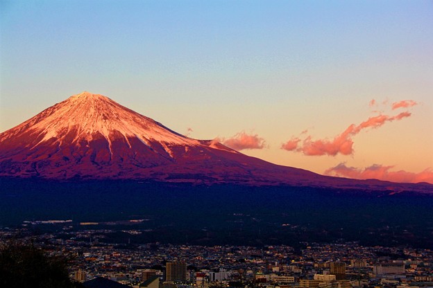 12月27日富士宮からの夕方富士山んんんって感じ でしょうか 今日もお疲れ様 照片共享頁面 攝影藏