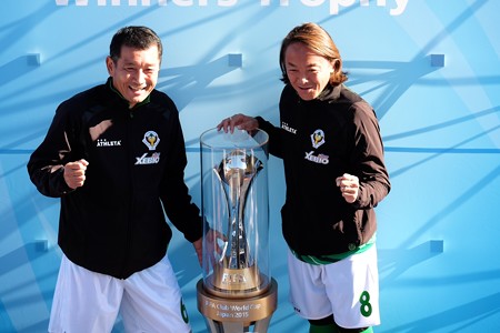 2015.11.28　ヨコハマサッカーフェスタ　FIFAクラブワールドカップ ジャパン 2015トロフィー