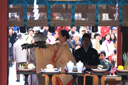 2010.03.19　鎌倉八幡宮　巫女神楽を奏す