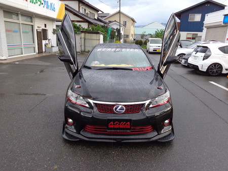 レクサスＣＴ２００ｈ　山梨県　ガルウイング取付　正面