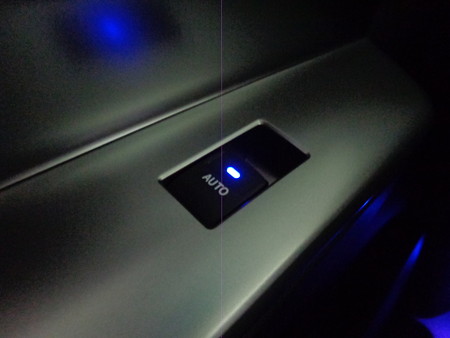 ヴォクシー　ＬＥＤ打ち替え　パワーウインドウスイッチ