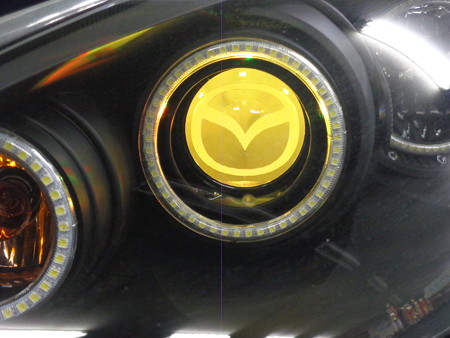 デミオ　埼玉県　プロジェクターＬＥＤ加工　マツダロゴ加工(6)
