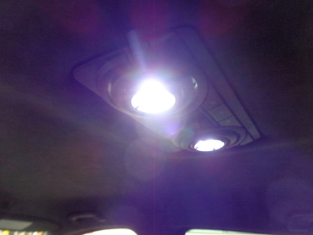 ＢＭＷ　Ｍ５　ルームランプＬＥＤ交換