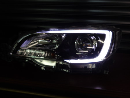 アウトバックＢＳ９　滋賀県　ＮＥＷアウディ風ＬＥＤ加工　ホワイト左
