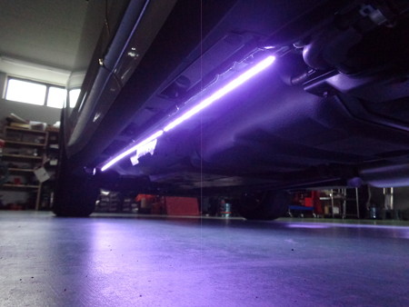 ハリアー６０系　東京都　アンダーＬＥＤ　サイド