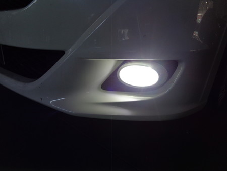 ストリーム　ＮＥＷアウディ風ＬＥＤ２色タイプ取付　フォグＬＥＤ