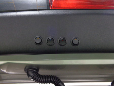 アウトバックＢＳ９　東京都　バック２色ＬＥＤ取付　スイッチ取付