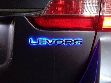 レヴォーグ　茨城県　エンブレムＬＥＤ取付　ブルーＬＥＤ500