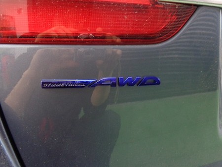 レヴォーグ　茨城県　エンブレム取付　ＡＷＤブルー500