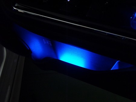 トヨタＡＱＵＡ　栃木県　ドアドリンクホルダーＬＥＤ青